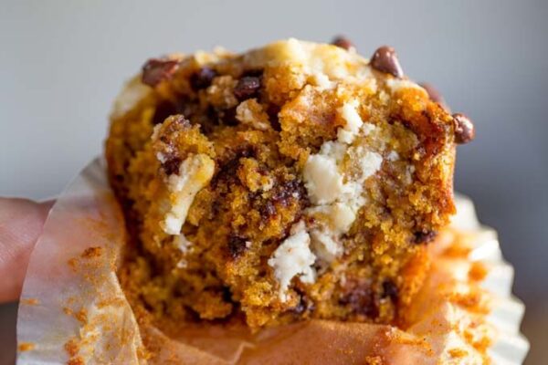 Pumpkin-chocolate-chip-muffins-with-cream-cheese
