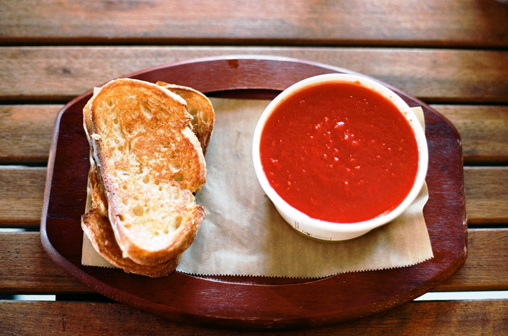 Grilled_Cheese_and_Tomato_Soup